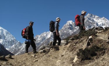 round manaslu trek